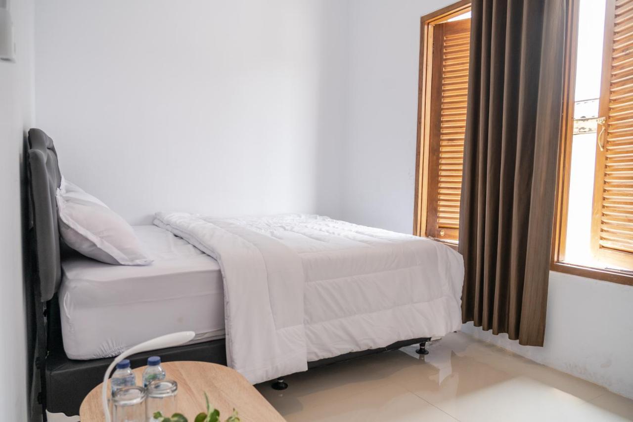 Azalia Homestay 日惹 外观 照片