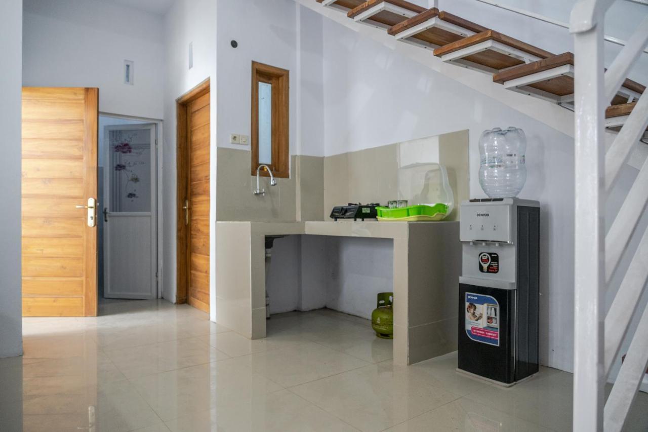 Azalia Homestay 日惹 外观 照片