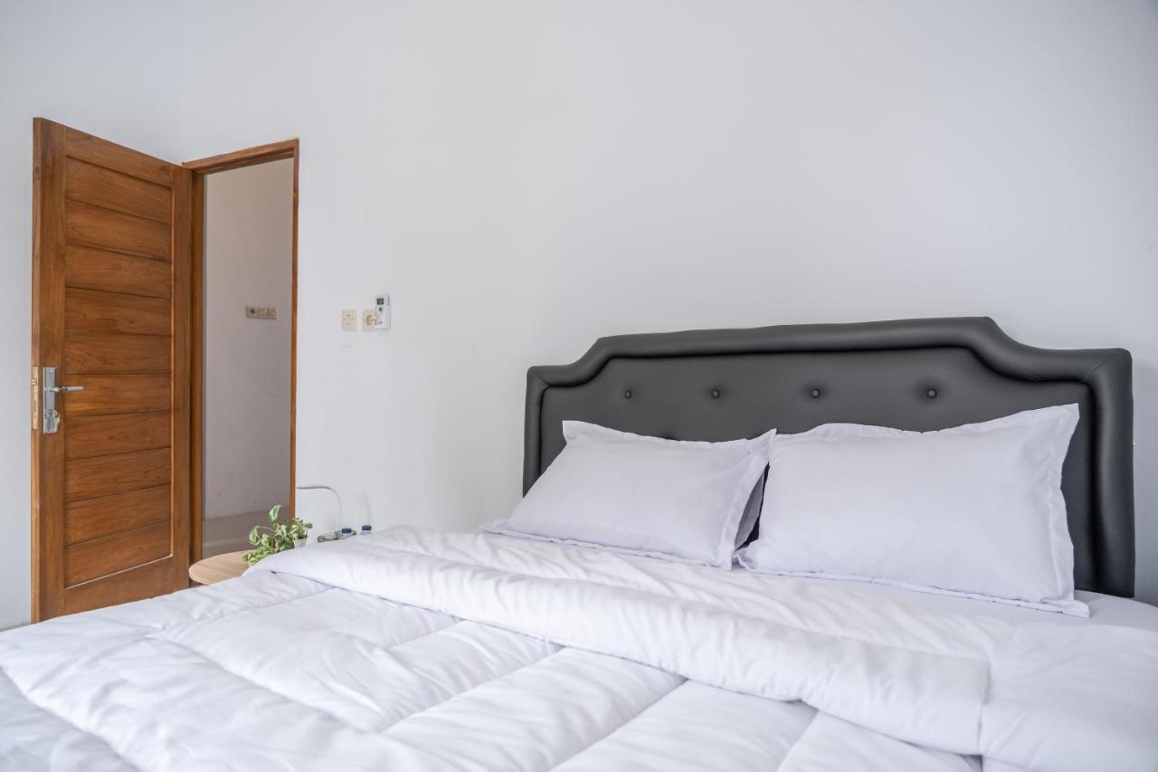Azalia Homestay 日惹 外观 照片