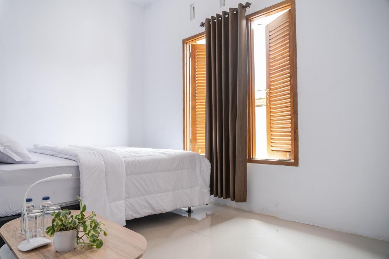 Azalia Homestay 日惹 外观 照片
